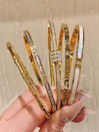 18K 镀金钢不锈钢手链，带罗马数字和装饰 - 男女通用时尚珠宝，适合节日礼物、派对服装和青年休闲装