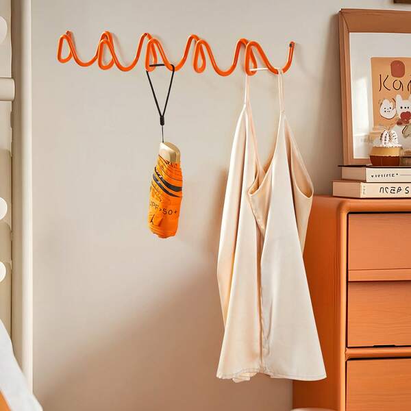 1 peça de gancho ondulado para casacos e cachecóis, estilo nórdico, com 3/4/5/6 ganchos, multicolorido, primorosamente trabalhado, combinando perfeitamente armazenamento e estética. Seu estilo minimalista o torna adequado para organização familiar, decoração de hotéis, exposição de lojas de roupas e presentes.