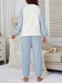 两件套女士珊瑚绒蓬松睡衣套装，长袖上衣和裤子，加厚保暖，蓝色兔子刺绣带口袋，甜美休闲的秋冬睡衣，舒适保暖