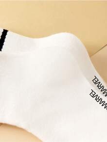 Marvel 5 Pairs Kids Socks, Superhero Spider-Man Socks, Boys' Mid-Calf Socks, Double Bars Korean Style Black & White Cartoon Socks, Autumn/Winter, Girls' Spider-Man & Superhero Character Socks - Multicolor - View 5