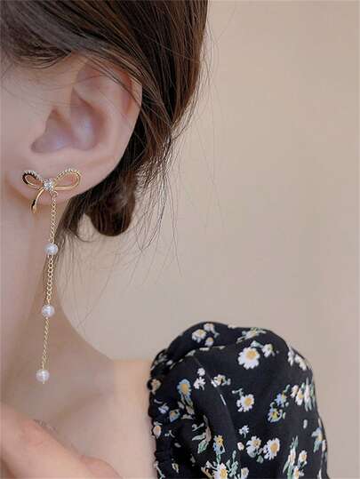 1 Pair Of Bow Faux Pearl Earrings, High-End Small Fragrance Style Light Luxury Fishtail, Bridal Companion Earrings, Suitable For Daily Wear, Holiday Celebrations And Special Occasions