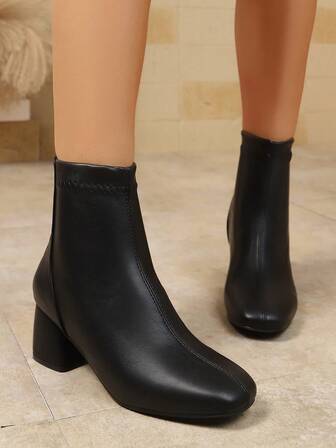 女靴，踝靴，女鞋，婚鞋，高跟靴，纯黑色厚底冬季短靴，舒适鞋底的时尚女士高跟靴，寒冷天气休闲套鞋，四季衣橱必备单品，万圣节