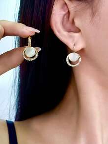 2 Stücke modische & elegante Katzenauge Stein Ohrringe, zarte mikro-eingelegte Zirkonia Clip-On Ohrringe, ätherisch & charmant