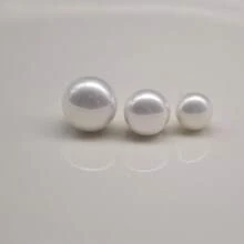 These Elegant Pearl Earrings, Designed For Women, Showcase Button-Shaped Pearls And Make An Ideal Gift For Girls. Suitable For All Seasons, They Add A Touch Of Timeless Elegance To Any Outfit.