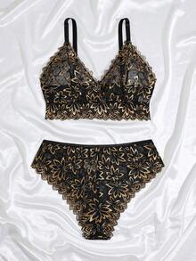 大码蕾丝文胸内裤套装，性感内衣