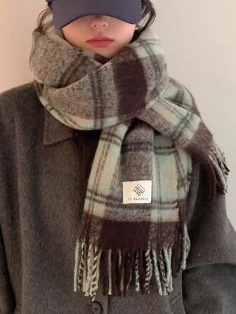 1条薄荷绿格子围巾，保暖马海毛混纺围脖披肩，英伦风冬季新款连衣裙配饰