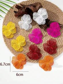 1 Pasang Anting Liontin Bunga Bertekstur Emas Metalik Elegan Bergaya Vintage, Cocok untuk Pemakaian Sehari-hari Wanita, Pesta, Liburan, dan Hadiah - Putih - View 4