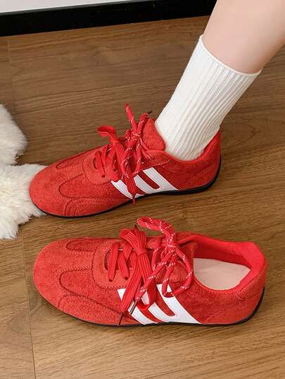 1 Pair Women's Outdoor Casual Sneakers, White Thick Sole Shoes, 2025 New Breathable Student Outdoor Running Shoes, Simple Fashion Low-Top Flat Non-Slip Outdoor Sports Student Comfortable White Shoes