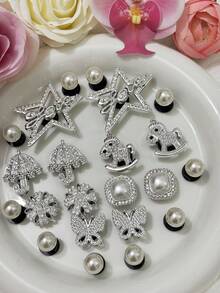 22 piezas/Set Nuevos accesorios decorativos de alta calidad con diamantes en serie de pentagramas y amor en plata de moda para zapatos con agujeros - Paraguas de diamante, mariposa, caballo mecedora de diamante holográfico, perla 3D, hebillas de zapato desmontables, plástico ABS para zapatos con agujeros, playa, hogar, exterior, verano