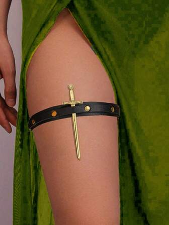 2pcs Medieval Leg Props PU Leather Punk Rivet Leggings Harness With Metal Sword Props, Sexy Adjustable Elastic Leg Garter Halloween Costume Props