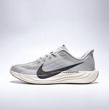 Nike 男式 PEGASUS PLUS 低帮跑步鞋 FQ7262-010 - 深灰色 - 查看 1