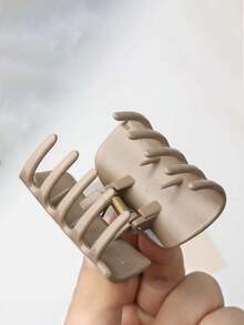 1pc Small Striped Hair Clip, Suitable For Women, Elegant Hair Accessory, Casual Hair Clip, Jaw Clip, Hair Clip, Claw Clip Winter Hair Clutch