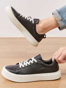 Baskets athlétiques minimalistes décontractées pour hommes avec bout rond et lacets, en couleurs contrastées