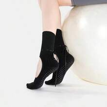 1/4 زوج جوارب نسائية ذات شريط مفرغ لليوغا والبيلاتس مانعة الانزلاق، جوارب يوغا ملونة، جوارب بيلاتس لاصقة مع قبضة وجوارب يوغا قابلة للتنفس، مناسبة للباليه واليوغا