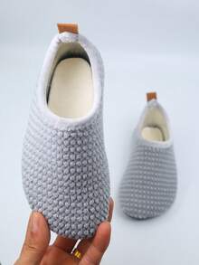 Dép đi trong nhà cho trẻ em có đệm và dày, tất đi sàn đế mềm chống trượt, giày ấm cho trẻ mới biết đi mẫu giáo, yoga, dép đi trong nhà bằng len ấm áp thông thường, nhẹ và thoải mái khi ở nhà - Xám - Xem 7