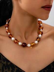 Colier la modă, de înaltă calitate, cu mărgele de chihlimbar și perle, 1 buc., potrivit pentru ținuta zilnică în stil boho a femeilor.