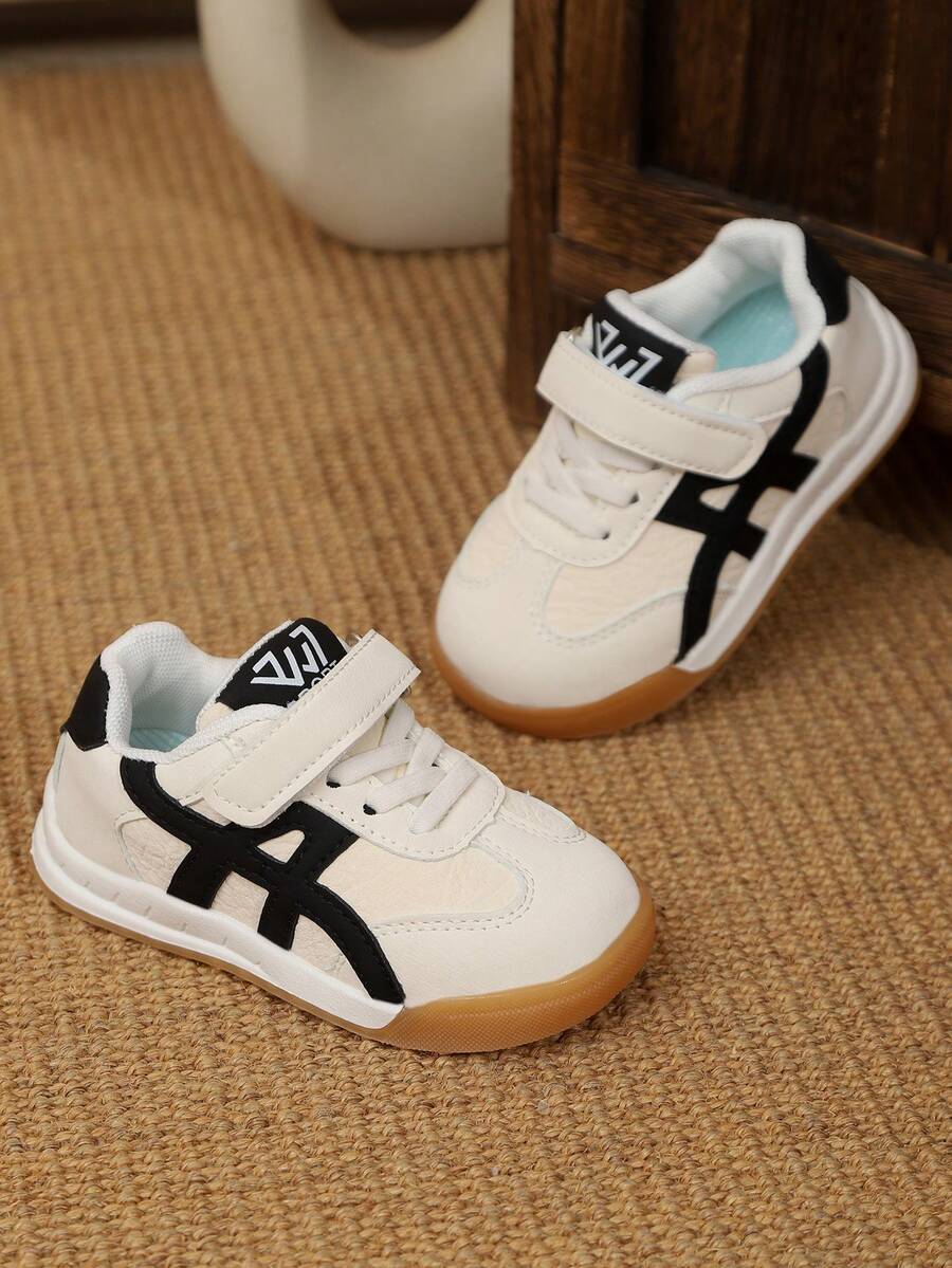 1 Pair Kids' Soft Sole Non-Slip Sports Shoes, Girls' Fashion Versatile Casual Sneakers, Tennis Shoes, New Spring/Autumn Collection - Black - View 1