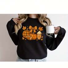 Sudadera con calabaza de fútbol de otoño, vibraciones retro de otoño - Negro - Ver 7