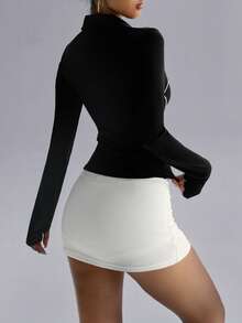 Veste de yoga ajustée zippée à couleurs contrastées, style sportif chic pour femmes. Design élégant pour l'entraînement, la vie quotidienne et les tenues décontractées