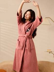 1 pièce Peignoir de bain brodé pour femmes, vêtement d'intérieur doux. Séchage rapide mais chaud, convient pour les fêtes, la maison, l'hôtel, la piscine, le spa, toutes les saisons