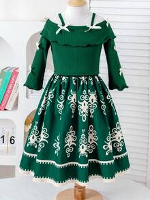 Kleine Mädchen Grünes Off-Shoulder Kleid, grünes Strickgewebe mit zarter weißer Blumen-Saum Dekoration und Schleifenakzent, vintage und verspielt, geeignet für Kinderfeste, Outdoor-Geburtstagsfeiern, Urlaub und Alltagstragen, Herbst/Winter