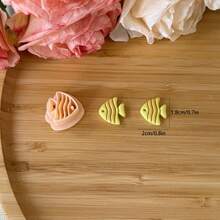 1 件/2 件迷你聚合物粘土切割器海洋主题鲨鱼、鲸鱼、蝠鲼、热带鱼、椰子树、海星、海龟、螃蟹、海豚形状耳环项链制作 - 杏色 - 查看 7