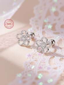 1 对 925 纯银防过敏小花耳钉，镂空设计，镶嵌闪亮方晶锆石，螺旋扣，精致可爱，礼盒包装，适合日常佩戴或节日，适合送给女孩、朋友、返校、圣诞节的礼物 - 均碼 - 查看 2