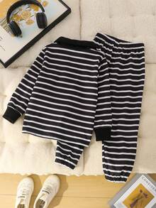 2 pezzi Set di polo a righe con stampa orsetto e pantaloni a righe, stile casual minimalista, adatto per attività all'aperto, completo adorabile per bambini, 3-7 anni