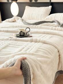 1pc White Plaid Jacquard Trim Taffeta Fleece Warm Thick Blanket, Soft & Skin-Friendly, Multi-Size & Multi-Purpose For Office, Living Room, Bedroom