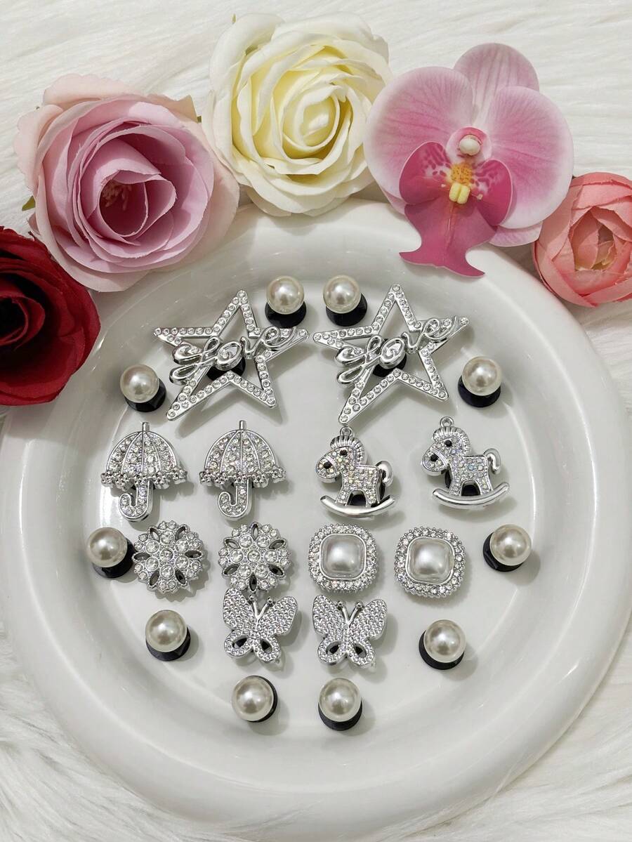 22 piezas/Set Nuevos accesorios decorativos de alta calidad con diamantes en serie de pentagramas y amor en plata de moda para zapatos con agujeros - Paraguas de diamante, mariposa, caballo mecedora de diamante holográfico, perla 3D, hebillas de zapato desmontables, plástico ABS para zapatos con agujeros, playa, hogar, exterior, verano