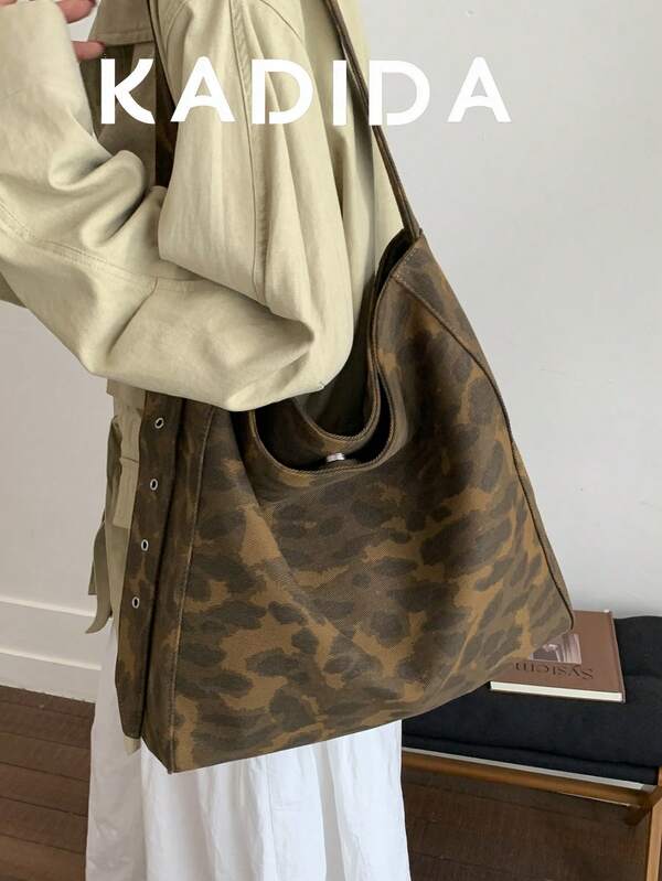 Bolso de lona de gran capacidad con estampado de leopardo 2025, versátil bolso de tote para acampada al aire libre, senderismo y aventura, bolso de hombro casual con cierre de cremallera, adecuado para uso diario, bolso escolar para estudiantes universitarios, bolso bandolera para viajes cortos, bolso de moda de invierno con estampado de guepardo para mujer