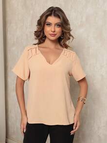 DUOUNO MODAS - WOMEN'S SHORT SLEEVE BLOUSE IN DUNAS FABRIC, V-NECKLINE WITH PLEATED DETAILS ON THE SHOULDER - WOMEN'S BLOUSES - 淺杏色 - 查看 4
