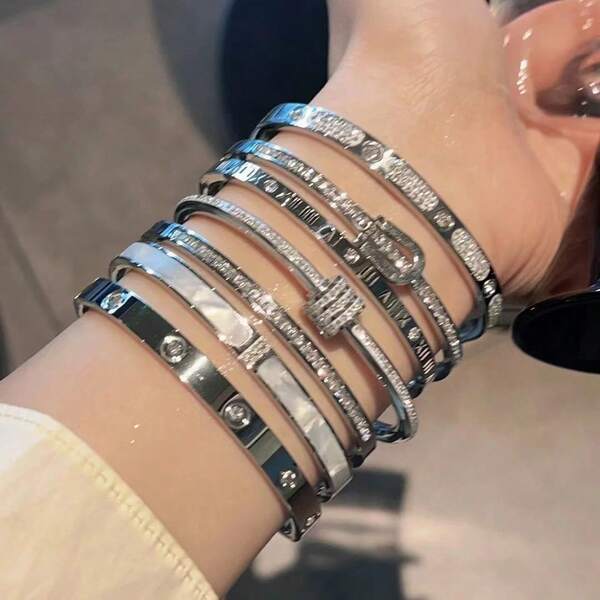 Titanium Steel Light Luxury High-End Micro Inlaid Zirconia Bracelet With Fashionable Temperament