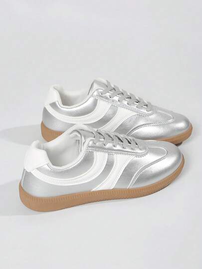 2025 New Women's Casual Flat Sneakers