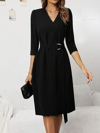 HOMEYEE V-Neck 3/4 Sleeve Waist Tie Casual Loose Vintage Casual Midi Dress