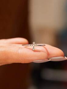 GAGAFEEL 1 einfacher, stilvoller und kompakter S925 Sterling Silber Kreuz Ring mit Zirkonia Einlage, vielseitiges Tagesgeschenk für Frauen