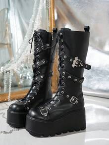 بوت ركوب ذات قاعدة مرتفعة بطراز جوث بارتفاع 9 سم، بوت كعب سميك للنساء