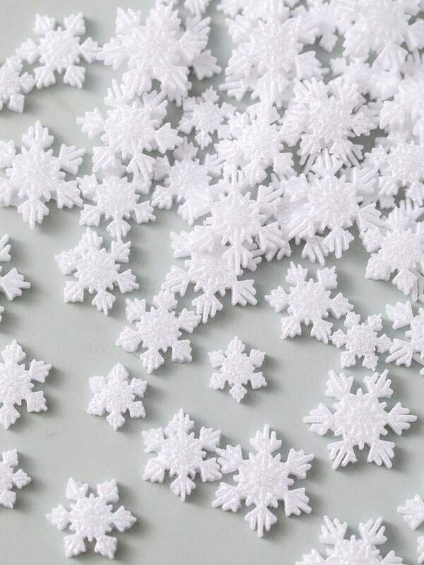 Odorless 3D Simulation Snowflake Resin Nail Art With Snowflakes Available In Multiple Sizes And Quantities Of 6mm/8mm/10mm. There Are Three Sizes Available For Daily Use. Winter Hexagonal Snowflake 3D Nail Art And Flat, Simple And Cute New Year And Christmas Nail Art With White Snowflakes. Snow Design Nail Art For Winter