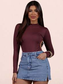 Short Saia Jeans Feminino com Cintura Alta e Sobreposição Casual