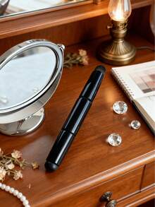 Cepillo de labios de silicona 2 en 1 con tapa, apto para brillo de labios/lápiz labial, aplica el maquillaje de manera uniforme y precisa, cerdas de silicona para un uso fácil e higiénico, cepillo de labios portátil coreano, negro