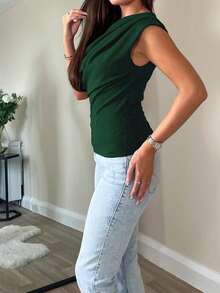 Áo croptop cổ lệch độc đáo, thanh lịch, thoải mái, quyến rũ, ôm dáng, kiểu yếm ngắn gợi cảm dành cho nữ mùa hè. - Màu xanh lá cây đậm - Xem 4