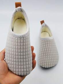 Giày đi trong nhà lông ấm áp nhẹ dễ thương cho bé gái bé trai, giày đi bộ đế mềm chống trượt thoải mái cho trong nhà, mùa thu và mùa đông - Màu be - Xem 15