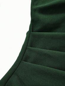 Áo croptop cổ lệch độc đáo, thanh lịch, thoải mái, quyến rũ, ôm dáng, kiểu yếm ngắn gợi cảm dành cho nữ mùa hè. - Màu xanh lá cây đậm - Xem 8