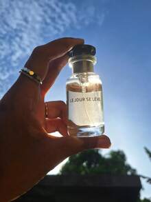 Le Jour Se Lève Is A Floral Fruity Fragrance For Women, Soft Enduring Scent - 花香果味調 - 查看 3