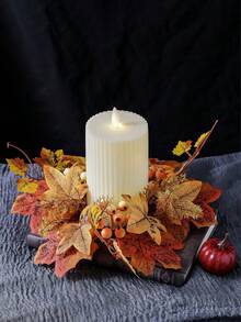 Una corona de vela decorativa de Halloween/Navidad para decorar el centro de la mesa de otoño. Hecha de hojas artificiales, bayas, girasoles y piñas. Presenta un tema otoñal y tiene un estilo rústico natural. Colores: amarillo, naranja, rojo. Forma: circular. Diseño de varias capas.