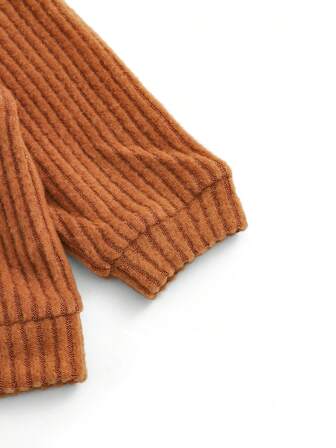 女童复古风格刺绣蕾丝领上衣和格子裙套装