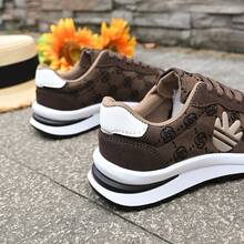 Tênis Esportivos Femininos com Cadarço, Sola Grossa Bico Redondo Respirável, Novos Tênis Casuais Marrons para Outono, Sola Macia, Caminhada, Moda, Uso Diário
