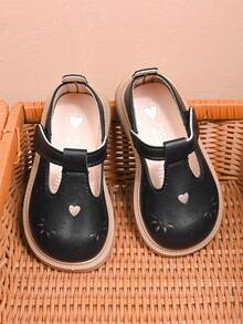 女童皮鞋，春秋新款公主鞋，小女孩软底鞋