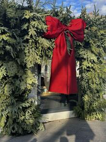 1pc Large Beige Satin Christmas Tree Bow,Wedding Decor Bow,Christmas Decorations,2025 Xmas Aesthetic,Satin Bow Tree Topper-Elegant Christmas Tree Bow In Beige/Red Oversized Bow For Christmas Winter Decor,Room Decor,Home Decor,Door Decor, Decorations Big Bow For Backdrop Birthday Party Room Wall Decor Ribbon Tie Hanging Gift Wall Decor Photo Prop Perfect For Bridal Shower Wedding Party Decor