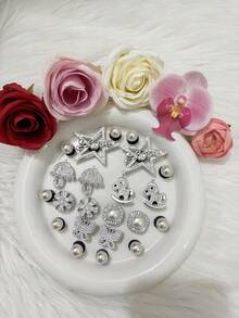 22 piezas/Set Nuevos accesorios decorativos de alta calidad con diamantes en serie de pentagramas y amor en plata de moda para zapatos con agujeros - Paraguas de diamante, mariposa, caballo mecedora de diamante holográfico, perla 3D, hebillas de zapato desmontables, plástico ABS para zapatos con agujeros, playa, hogar, exterior, verano